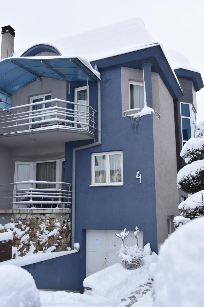 Blue House Apartment Ni Eksteriør billede